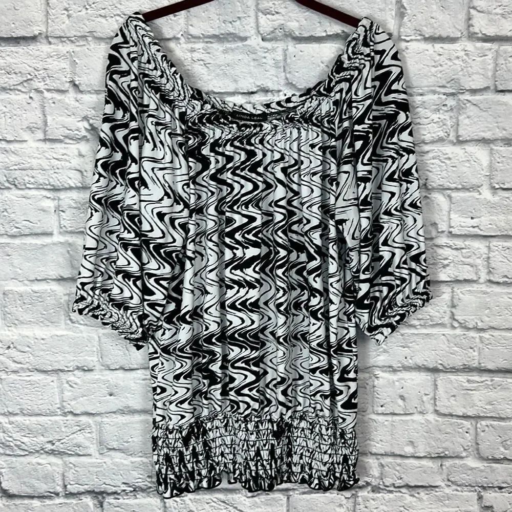 Linda Leal Black and White Stretch Blouse Size 1X